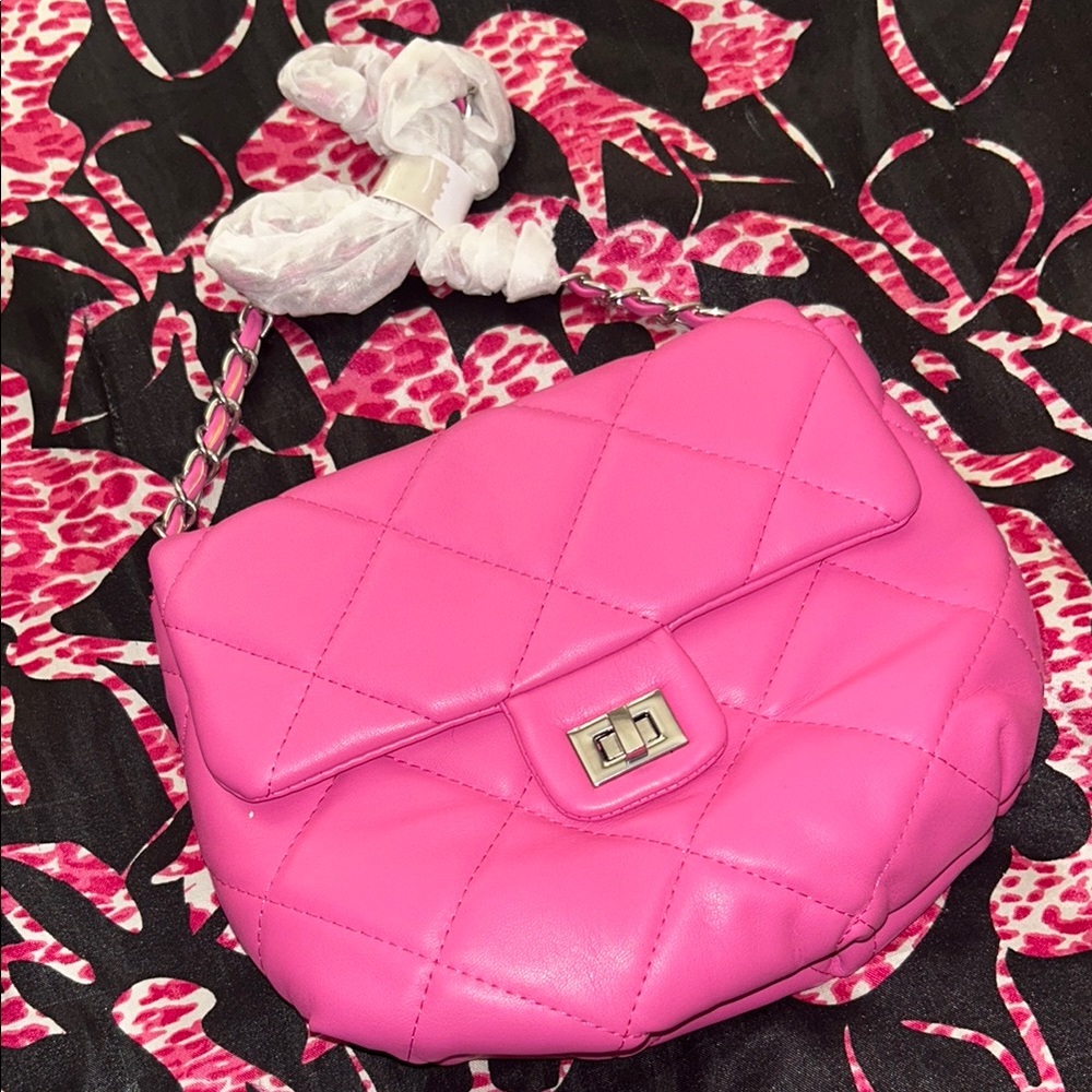 Beautiful pink quilted Crossbody with chain